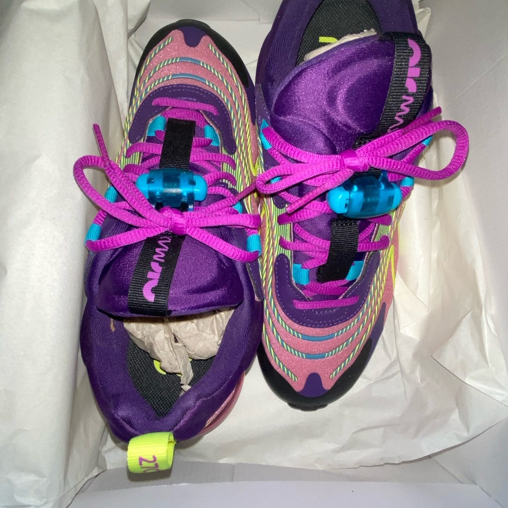 Nike Women’s air max 270 react Eng Purple and Pink Athletic Shoes size 8.5